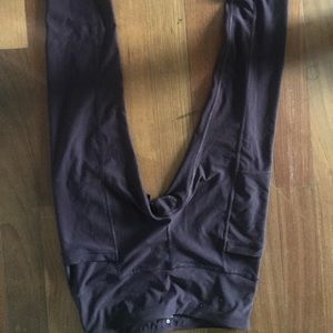 Apana dark leggings good material